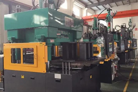 伺服節(jié)能精密注塑機(jī)多少錢(qián)一臺(tái)？至少3萬(wàn)元以上！